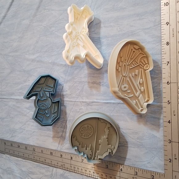 Set of Star Wars Cookie Cutters - Picture 2 of 2